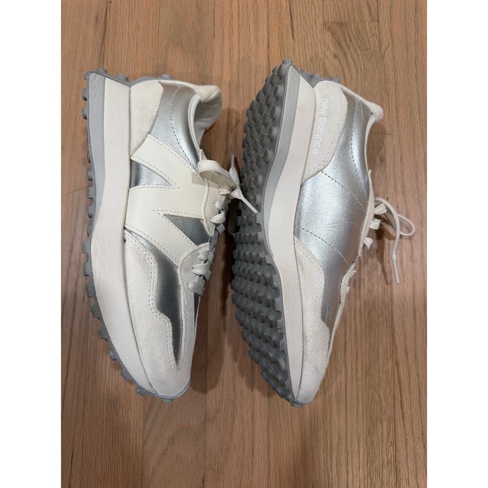 New Balance
Women's 327 Metallic Casual Sneakers - Picture 3 of 8